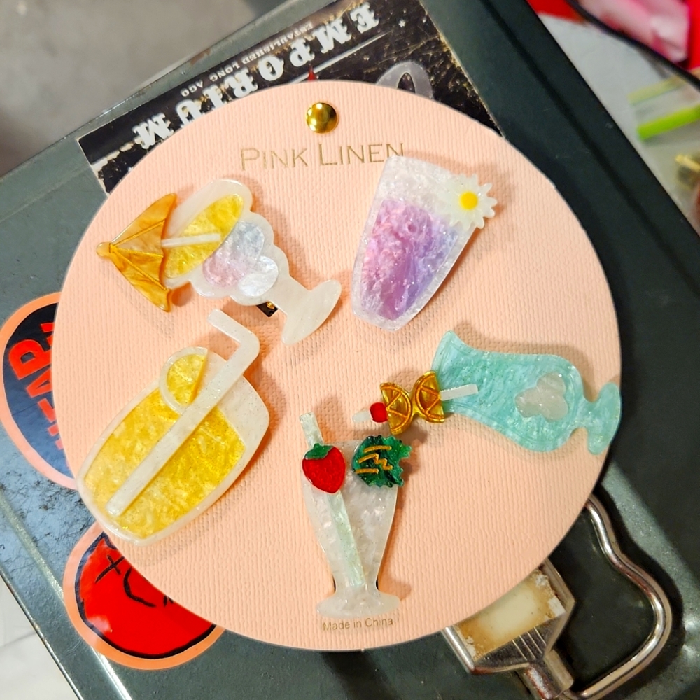 Pink linen drink clips